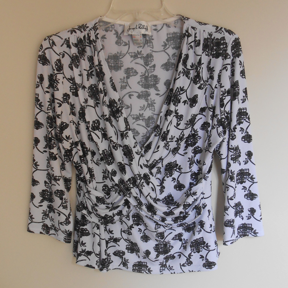 Size 10 Joseph Ribkoff black & white top.